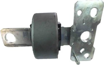 CM TRAVERS TAKOZU SOL MONDEO 07> CM 6G91 5K896 AB 32102